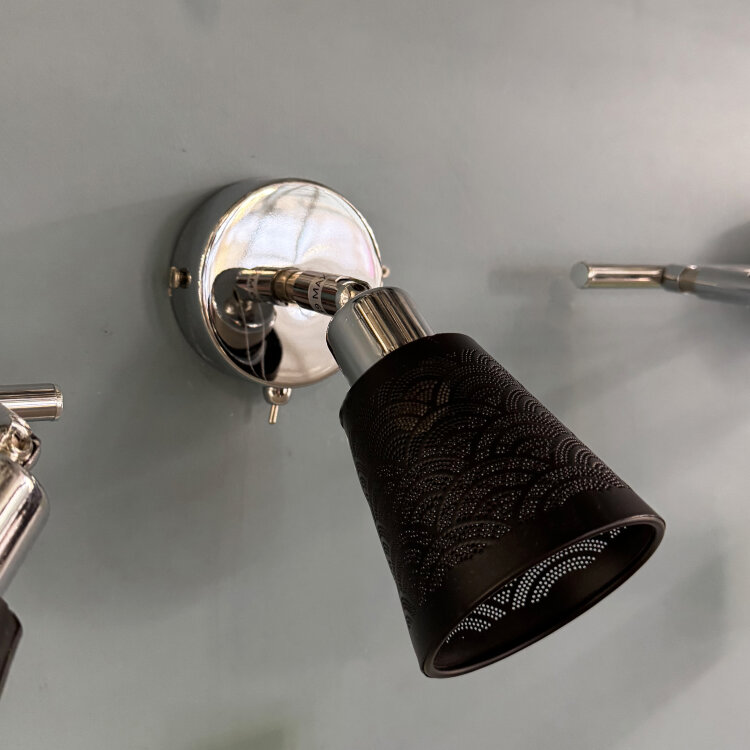 Спот AURA 73808/1B CR